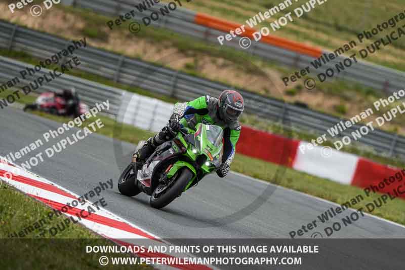 cadwell no limits trackday;cadwell park;cadwell park photographs;cadwell trackday photographs;enduro digital images;event digital images;eventdigitalimages;navarra;no limits trackdays;peter wileman photography;racing digital images;trackday digital images;trackday photos